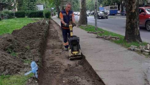 RENOVIRAJU SE BICIKLISTIČKE STAZE U NOVOM SADU: Počeli radovi u Futoškoj ulici