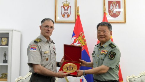 SARADNJA VOJSKI SRBIJE I KINE: Delegacija Univerziteta nacionalne odbrane NR Kine posetila Univerzitet odbrane (FOTO)