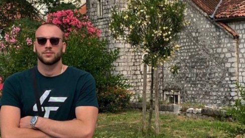 „МОЈА МУЗИКА ЈЕ НАОРУЖАНА ЉУБАВЉУ И ВЕРОМ“ Бањалучанин снимио песму подршке Србима на КиМ (ВИДЕО) „МОЈА МУЗИКА ЈЕ НАОРУЖАНА ЉУБАВЉУ И ВЕРОМ“ Бањалучанин снимио песму подршке Србима на КиМ (ВИДЕО)