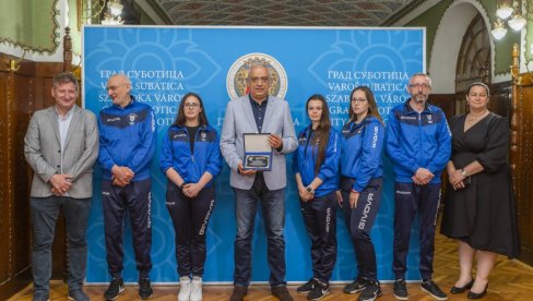 Gradonačelnik Bakić primio seniorke Streljačkog kluba Spartak (FOTO)