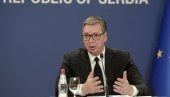 VUČIĆ OBJASNIO SLOVENAČKOM NOVINARU: Za razliku od ustaljene prakse EU - ubijete boga u demonstrantima - kod nas su protesti mirni