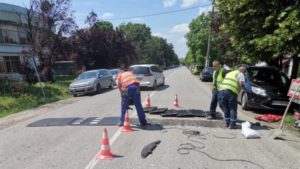 У ВРШЦУ ПОСТАВЉЕНИ ЛЕЖЕЋИ ПОЛИЦАЈЦИ: Грађани тражили успориваче брзине на четири локације