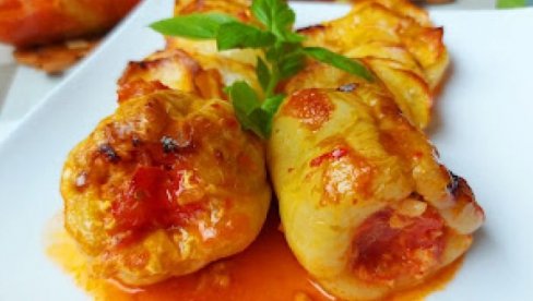 OMILJENI RUČAK MNOGIH: Punjena paprika prelivena iz rerne, pravi užitak koji ćete u slast pojesti (RECEPT/ VIDEO)