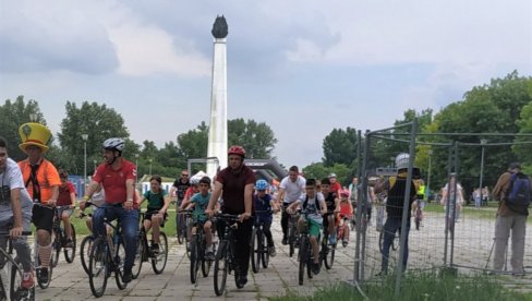 PORODIČNA BICIKLIJADA U NEDELJU NA UŠĆU: Bogat program i dobro druženje kod spomenika Večna vatra