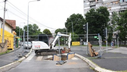 GRADE VODOVOD ŠIROM ZEMUNA Majstori postavljaju nove cevi, priključak dobija 2.000 kuća