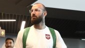 KAKVA SCENA! Evo kako su se prognani Sergej i Vanja Milinković Savić pojavili u bazi orlova, a kako je reagovao selektor Paunović (VIDEO)