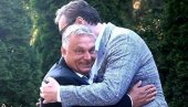 NIJE PROBLEM, OSTAĆU JA SAM Nakon ovih reči Vučića, Orban je pozvao i rekao: Idemo zajedno, bićemo sa vama