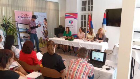 ПОДРШКА ЖЕНАМА У ПРИВРЕДИ: Пројекат Оснажена жена-јача породица и у Врњачкој Бањи (ФОТО) ПОДРШКА ЖЕНАМА У ПРИВРЕДИ: Пројекат Оснажена жена-јача породица и у Врњачкој Бањи (ФОТО)