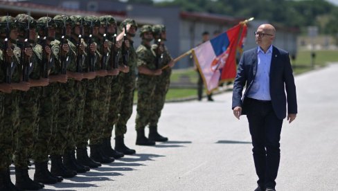 VUČEVIĆ U BAZI JUG: Ministar odbrane prisustvuje međunarodnoj vežbi Platinasti vuk 23 (FOTO)