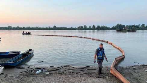 КАПЕТАНУ БУГАРСКОГ БРОДА ОДРЕЂЕН ПРИТВОР ДО 30 ДАНА: Саслушан са посадом  у Тужилаштву у Бачкој Паланци због изливања нафте у Дунав