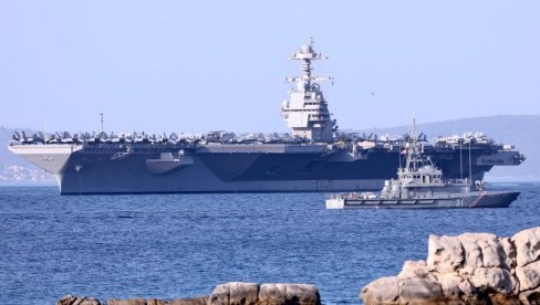 AMERIČKI NOSAČ AVIONA UPLOVIO U SPLIT: Najveći ratni brod na svetu u Jadranskom moru, evo šta je zadatak
