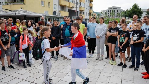 О СТРАДАЊУ СРБА У ЈАСЕНОВЦУ: У Доњој Градини одржан историјски час за ученике са Космета