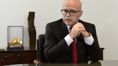 САМО КУКАВИЦЕ КОЈЕ СЕ ПЛАШЕ ИСТИНЕ НАПАДАЈУ НОВИНАРЕ Вучевић осудио напад на новинарку Информера