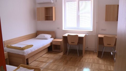 У ДОМОВИМА ТРИ ХИЉАДЕ МЕСТА: Расписан конкурс за смештај студената у Новом Саду, Зрењанину и Сомбору У ДОМОВИМА ТРИ ХИЉАДЕ МЕСТА: Расписан конкурс за смештај студената у Новом Саду, Зрењанину и Сомбору