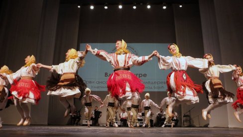 ANSAMBL NARODNIH IGARA I PESAMA NIŽE USPEHE: Smederevci pobednici festivala u Vrnjačkoj Banji (FOTO)