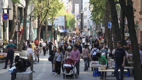 СТАРИЈИ СЕ РАДУЈУ, КЛИНЦИ СУ ЉУТИ: У овој земљи сви су постали годину дана млађи - ево шта је у питању