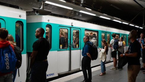 ФРАНЦУСКИ МЕТРО ТРПИ ЗБОГ ПРОТЕСТА: Донета одлука о скраћивању радног времена железнице због стања у држави