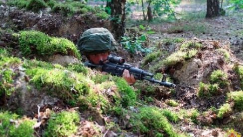 OSLANJAJUĆI SE NA RUSKO ISKUSTVO: Beloruska vojska održala vežbu u blizini granice sa Ukrajinom (FOTO)