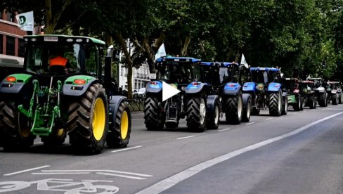 „NE MOŽEMO VIŠE DA SE BORIMO“: Stotine traktora zajedno sa farmerima blokirali ulice Madrida