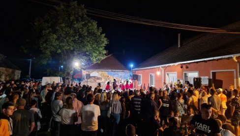 ИГРАЈМО КОЛО ТРАДИЦИЈЕ: Одржана јубиларна културно-забавна манифестација у Горњем Видову код Параћина
