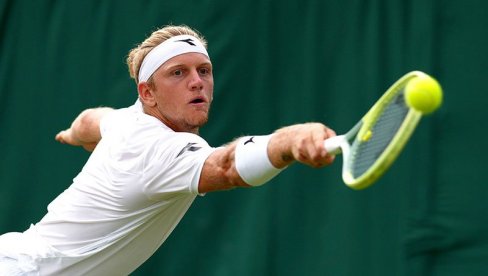 ШПАНАЦ ЈЕ ПОДЈЕДНАКО ДОБАР НА СВИМ ПОДЛОГАМА: Његов противник је у доброј форми