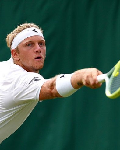 ШПАНАЦ ЈЕ ПОДЈЕДНАКО ДОБАР НА СВИМ ПОДЛОГАМА: Његов противник је у доброј форми