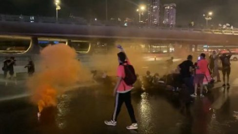 POKUŠALI DA BLOKIRAJU AUTO-PUT: Izraelska policija vodenim topovima rasterala ekstremne demonstrante (VIDEO)