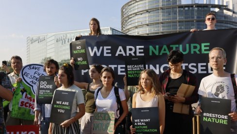 PROTEST U STRAZBURU: Novi sukob Grete Tunberg i aktivista sa poljoprivrednicima zbog zakona o prirodi