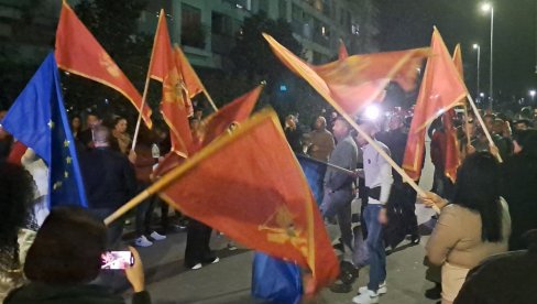ЂУРАШКОВИЋ ГРОБАР СДП? Дугогодишњи партнер ДПС остао без мандата - листи недостајало 60 гласова ЂУРАШКОВИЋ ГРОБАР СДП? Дугогодишњи партнер ДПС остао без мандата - листи недостајало 60 гласова