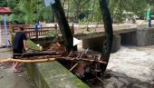 NALOŽENA JE HITNA EVAKUACIJA LJUDI: Razorne poplave i klizišta pogodila Sečuan u Kini NALOŽENA JE HITNA EVAKUACIJA LJUDI: Razorne poplave i klizišta pogodila Sečuan u Kini