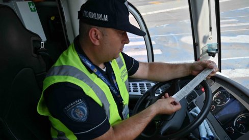 POJAČANA KONTROLA AUTOBUSA KOJI PREVOZE TURISTE: Ove stvari će policija proveravati