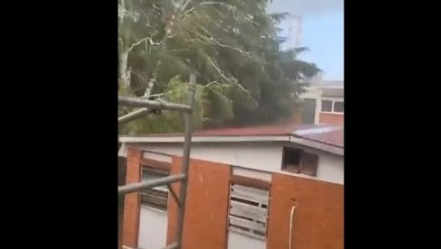 PADAO GRAD VELIČINE ORAHA: Veliko nevreme u Ožacima (VIDEO) PADAO GRAD VELIČINE ORAHA: Veliko nevreme u Ožacima (VIDEO)