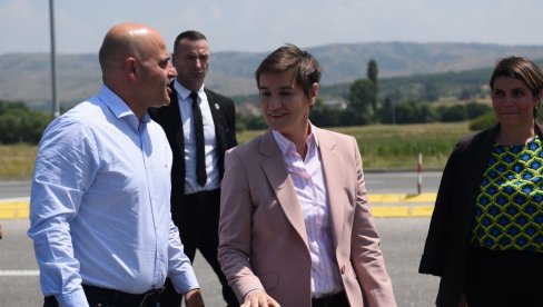 BRNABIĆ I KOVAČEVSKI NA PRELAZU PREŠEVO: Cilj Vlade olakšati protok robe, ljudi zarad boljeg života građana Srbije