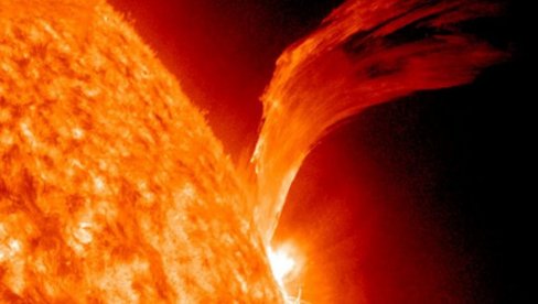 POČELA TREĆA MAGNENTNA OLUJA U OVOM MESECU: Uočene brze promene parametara solarnog vetra POČELA TREĆA MAGNENTNA OLUJA U OVOM MESECU: Uočene brze promene parametara solarnog vetra
