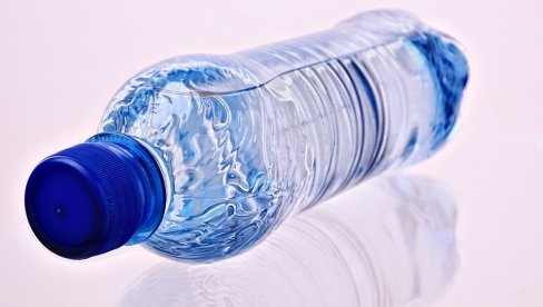 OPREZNO AKO PIJETE ALKALNU VODU: Iako je zdrava, ne smeju svi da je konzumiraju