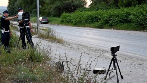 POJAČANE KONTROLE SAOBRAĆAJA: Akcija policije u Zrenjaninu, izveštaj o prekršaju stiže i na kućnu adresu (FOTO)