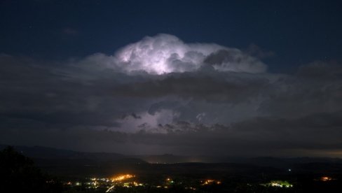 STIŽE SUPERĆELIJSKA OLUJA: Očekuje se grad i jaki pljuskovi