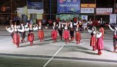 ČUVARI TRADICIJE U BOBOVU:  Veče folklora održano nadomak Svilajnca (FOTO)