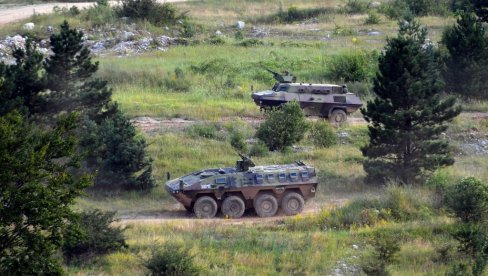 СНАГА ВОЈСКЕ СРБИЈЕ: Министар Вучевић објавио снимак са Пасуљанских ливада који показује моћ наше армије (ВИДЕО) СНАГА ВОЈСКЕ СРБИЈЕ: Министар Вучевић објавио снимак са Пасуљанских ливада који показује моћ наше армије (ВИДЕО)