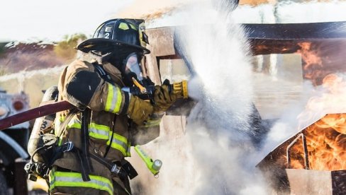 ХЕРОЈСКИ ЧИН: Седмогодишњи дечак спасао живот млађем брату