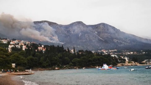 TREĆI DAN BORBE SA VATRENOM STIHIJOM: Vetar otežava gašenje požara kod Dubrovnika (VIDEO) TREĆI DAN BORBE SA VATRENOM STIHIJOM: Vetar otežava gašenje požara kod Dubrovnika (VIDEO)