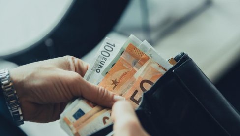 НЕЋЕ СЕ ПОНОВИТИ! Лопов се извинио због крађе новчаника пуног пара и вратио новац (ФОТО)
