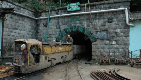 И ДАМЕ РУДАРИ НАШЕ СУ БЛАГО: Са ударницима и ударницама великог срца, данас, на њихов дан, у њиховој Ресавици  (ФОТО)