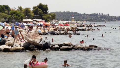 PAPRENE KAZNE NA PLAŽAMA: Ko obuče bikini platiće ozbiljnu cifru - uveden kodeks na plažama u ovom mestu