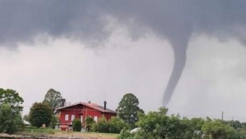 PONOVO TORNADO U ITALIJI: Superćelijska oluja napravila dramatične prizore (FOTO)