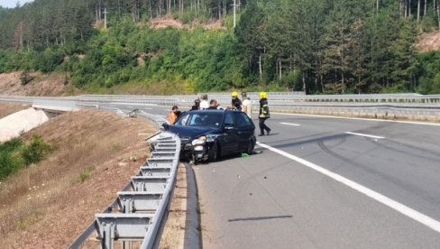 ЈОШ ЈЕДНА САОБРАЋАЈНА НЕСРЕЋА КОД ПИРОТА: Повређено двоје деце (ВИДЕО) ЈОШ ЈЕДНА САОБРАЋАЈНА НЕСРЕЋА КОД ПИРОТА: Повређено двоје деце (ВИДЕО)