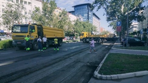 ZATVOREN SAOBRAĆAJ U DELU NOVOG SADA: U toku obnovi kolovoza na Bulevara oslobođenja