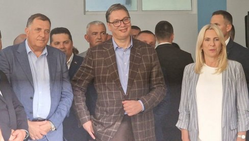 VUČIĆ TOKOM POSETE RS: Jedan smo narod, sa obe strane Drine, moramo da budemo jedni uz druge