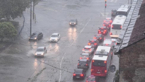 PLJUSKOVI PRAĆENI GRMLJAVINOM STIŽU U SRBIJU: Evo kada nas očekuje snažna promena vremena i koji delovi bi se mogli zabeleti