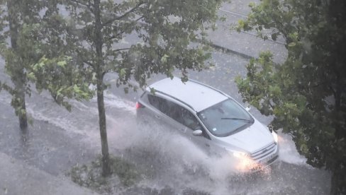 ZA VIKEND SE PALI METEOALARM: Evo kada pljuskovi i grmljavina stižu u Srbiju